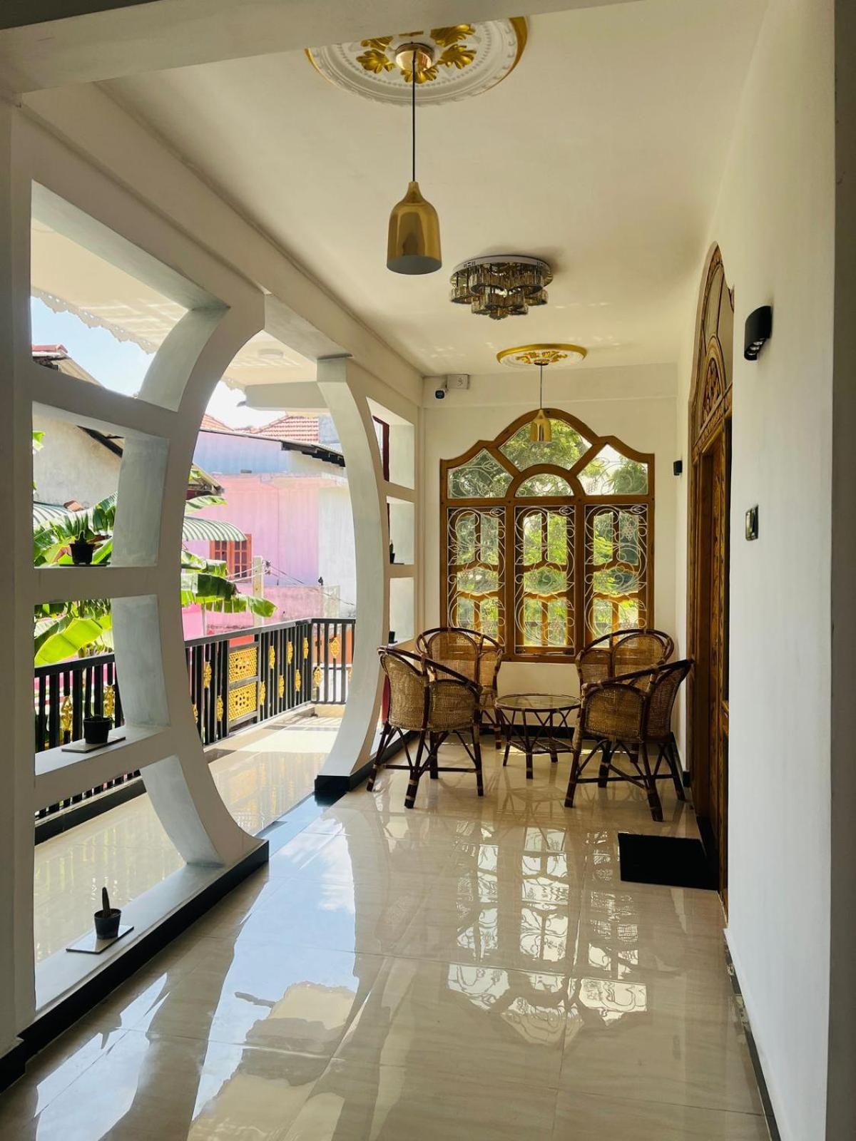 J & J Homestay Джафна Экстерьер фото